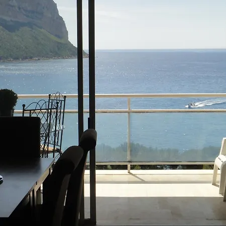Guy Apartment Cassis